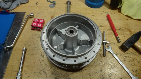 Vorderradnabe: Neues Lager rechts